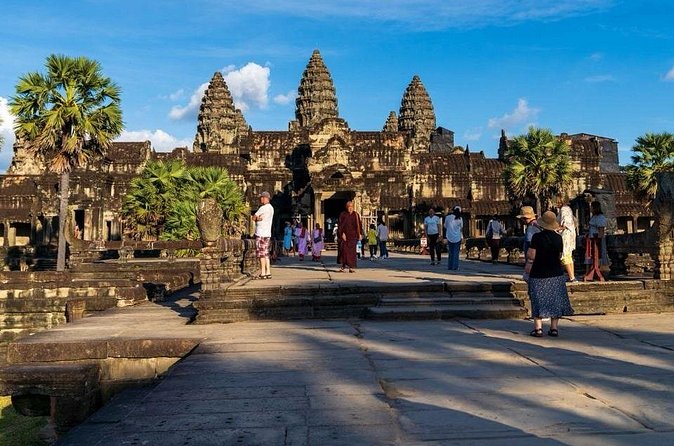 Full Day Tour Angkor Wat Sunrise and Siem Reap Temples - Banteay Srei and the optional extension