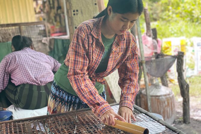 Full day tour by bicycle & tuk tuk,bamboo train,bat cave,villages - What the guides add to the day