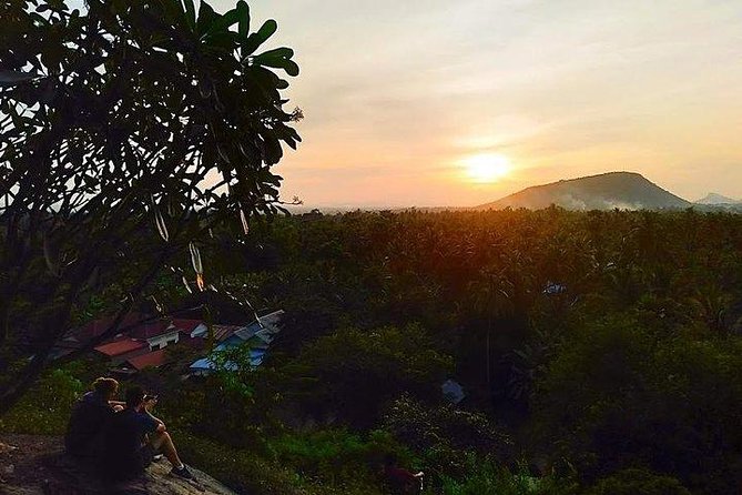Full Day-Tour: Handicraft, Bamboo train, Killing cave. Bat cave - Riding the original bamboo train at Osrolao