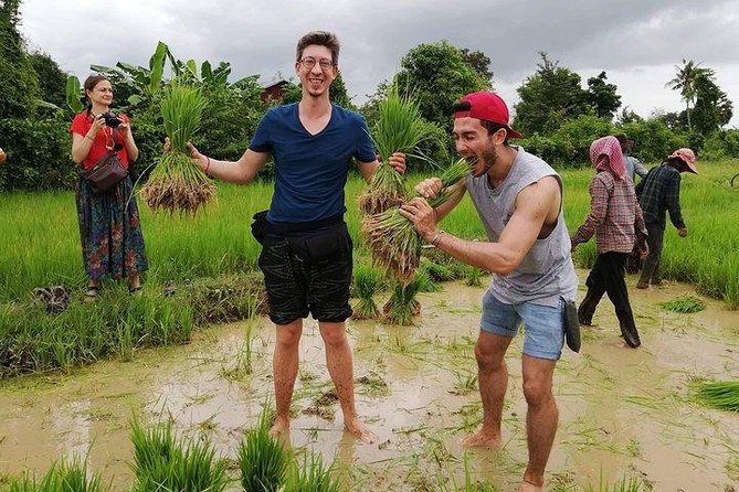 Full-day: Wat Banan. Old bamboo train. Bat Cave. Killing cave - The old bamboo train near Ou Srauo Laou