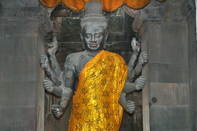 Guided Private Tuk Tuk Tour Angkor Wat and Small Circle and Five Extras - Angkor Wat through the East Gate at 6:30am