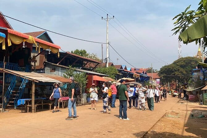 Half Day Kampong Phluk Floating Village and Flooded Forest Tour - The flooded forest by boat