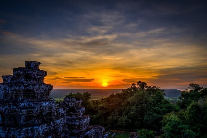 Half-Day Preah Khan and Neak Pean Temples from Siem Reap - Dress and comfort matter inside the temple grounds