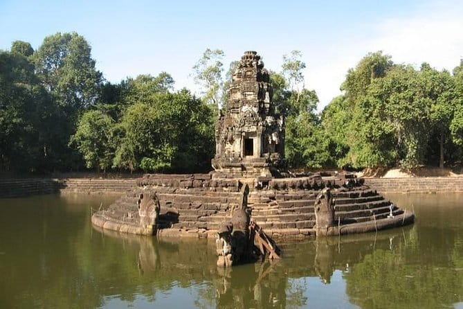 Half-Day Preah Khan and Neak Pean Temples from Siem Reap - Tuk-tuk or minivan, depending on your group