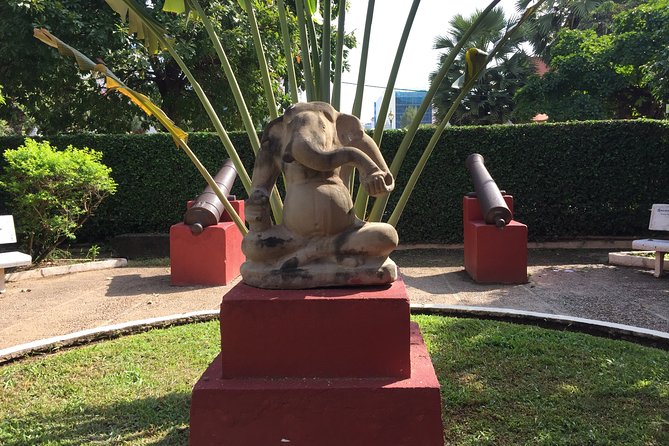 Half Day Tour to Royal Palace, Wat Phnom & Independent Monument - Napoleon III Pavilion and French royal connections