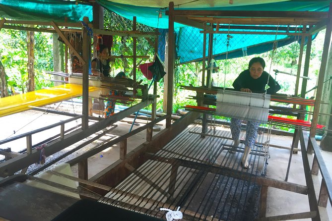 Island Community Life in Phnom Penh - Meeting Silk Island’s weavers