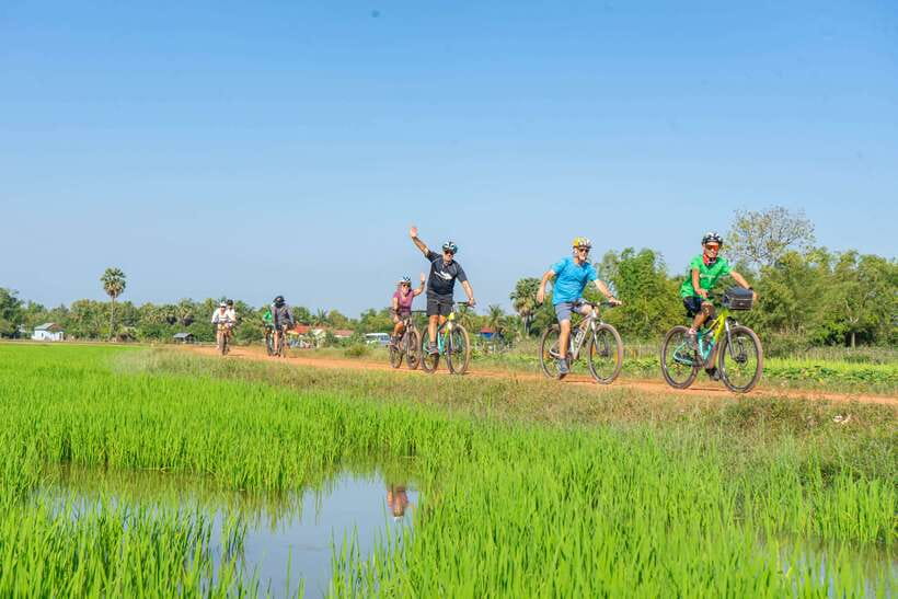 Kampong Phluk: Floating Village Sunset Bike Tour or E-Bike - Who should book this day?