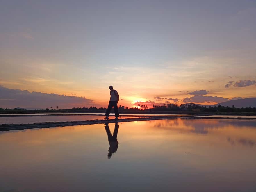 Kampot Countryside include Pepper farm, Salt field & Lake - Salt fields and the changing face of production