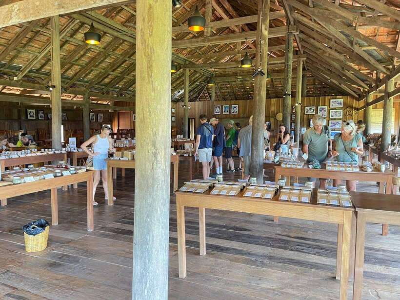 Kampot Pepper Farm, Salt Fields, Crab Market from Phnom Penh - Walking into Phnom Chhngok Cave