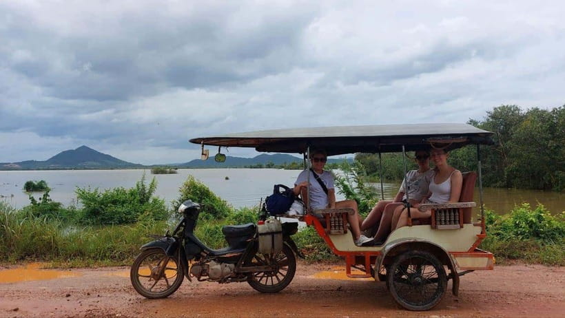 Kampot Pepper Farm Tour: Salt Fields, La Plantation & Cave - Walking into Phnom Chhngok Cave