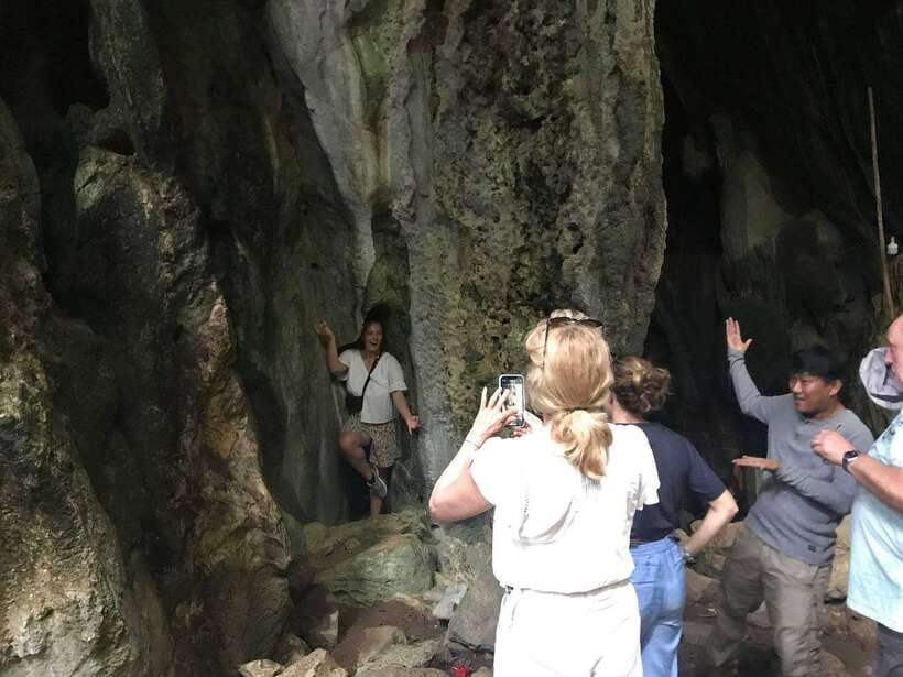 Kampot Pepper Farm Tour: Salt Fields, La Plantation & Cave - A quiet pause at Brateak Krola Lake