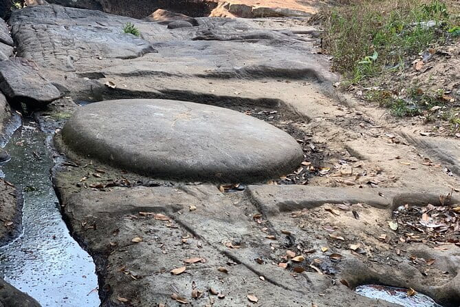 Kbal Spean, Banteay Srei, Beng Melea & Rolous temples Tour - Banteay Srei rewards a close look