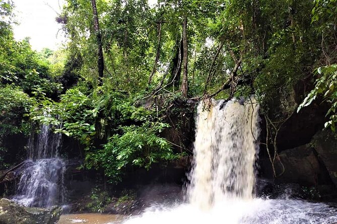 Kbal Spean Trekking Tour with Banteay Srei and Landmine Museum - What the $71.25 price really covers