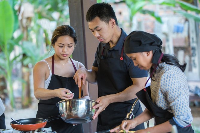 Khmer Cooking Class at a Local's Home in Krong Siem Reap - From garden ingredients to the open-air kitchen