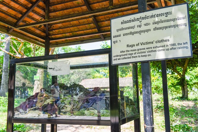 Killing Fields and Prison S21 Bus Tour - Who should book this shared bus