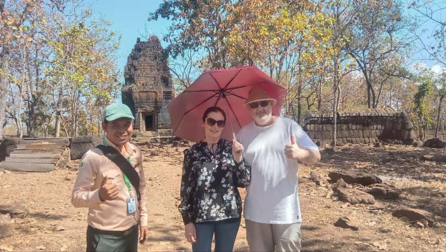 Koh Ker & Beng Mealea Temple Guided Tour - Village scenery and local products