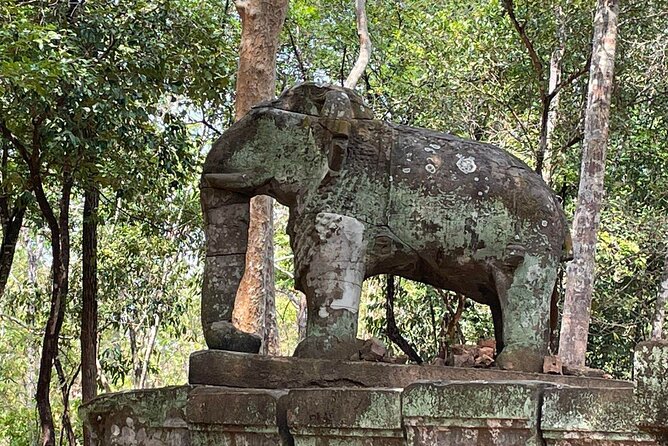 Koh Ker & Preah Vihear - Peung Kom Nuo in the Kulen hills