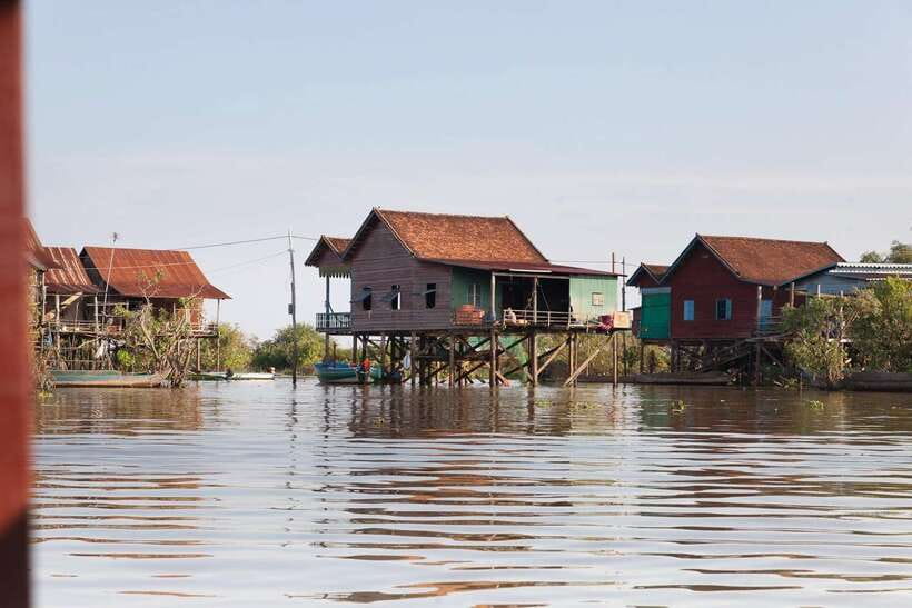 Kompong Khleang Floating Village: Full-Day from Siem Reap - Boarding the private craft on the Khleang River