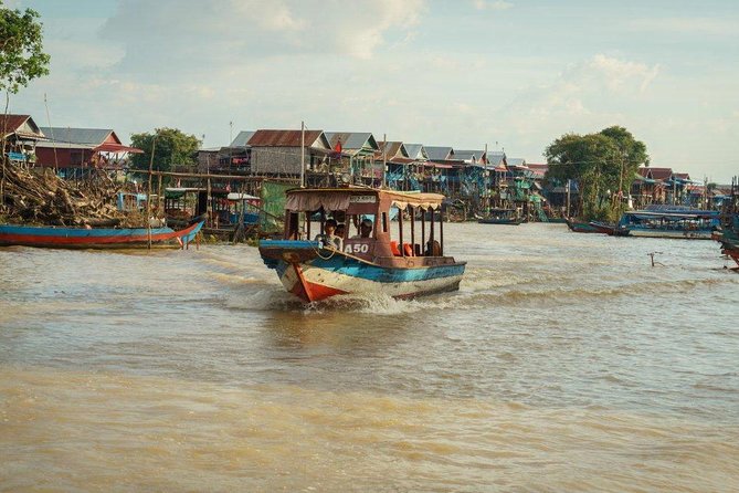 Kompong Khleang Floating Village Half-Day Private Tour - What the guide adds to the view