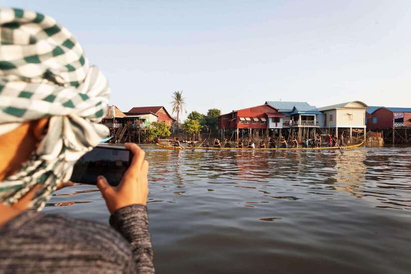 Kompong Kleang Floating Village Guide Tour from Siem Reap - Two hours on the water around Kompong Kleang