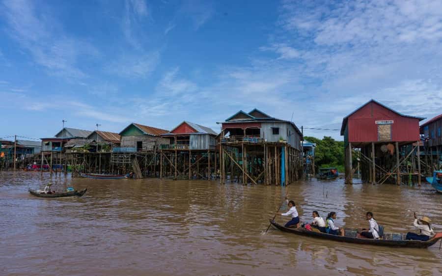 Kompong Pluk Tour - Entering Kompong Phluk by motorboat