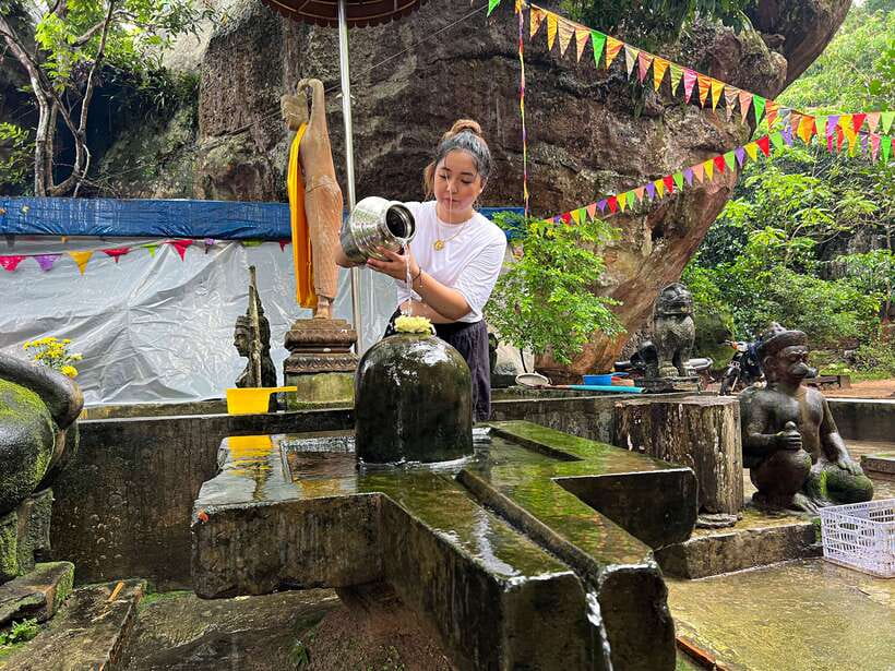 Kulen Mountain: Small-Group Tour and Picnic lunch - Wat Preach Angthom and the reclining Buddha