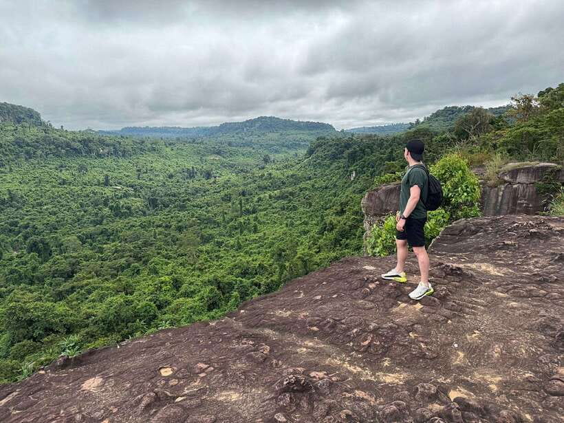 Kulen Mountain Waterfall Tour - Wat Preah Ang Thom and the giant Buddha