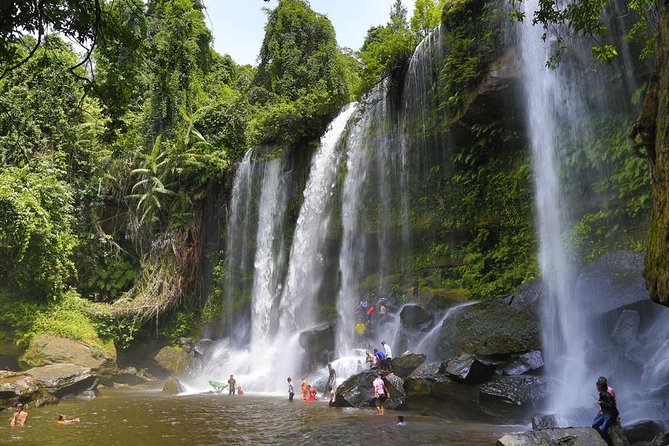 Kulen Waterfall and 1000 Lingas River Private Tour - Reading the carvings at the River of 1,000 Lingas