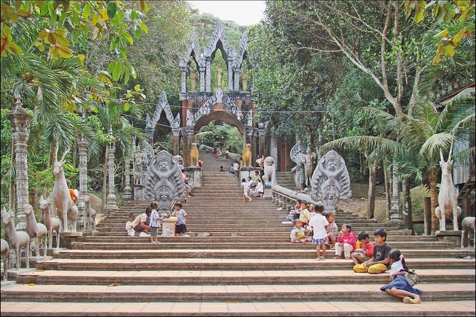Kulen Waterfall and 1000 Lingas River Private Tour - Climbing to the reclining Buddha