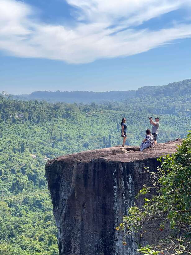 Kulen Waterfall Day Tour with Snacks Small-Group - Lunch after the mountain stops
