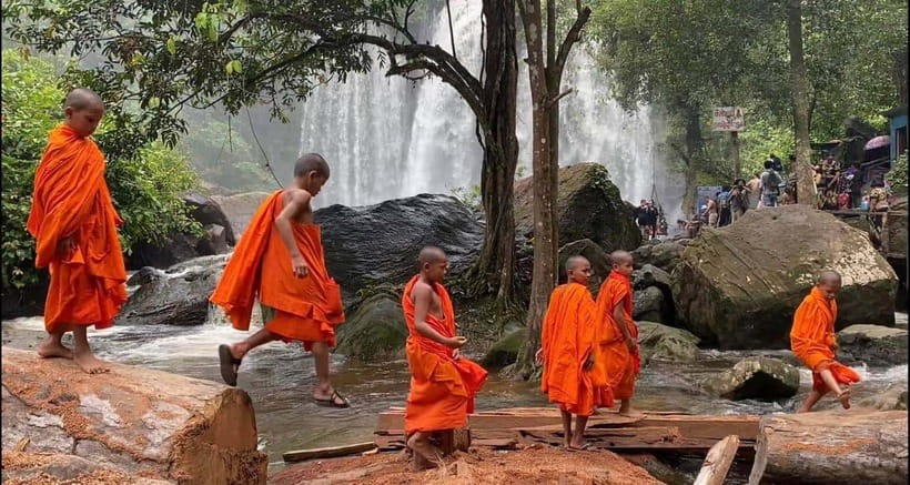 Kulen Waterfall Park with Small Groups & Guide tour - The 1.5-hour ride from Siem Reap
