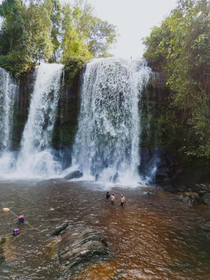 Kulen Waterfall: Rise and Shine with Cliff, Village w/ Guide - Guide choice and the value of personal attention