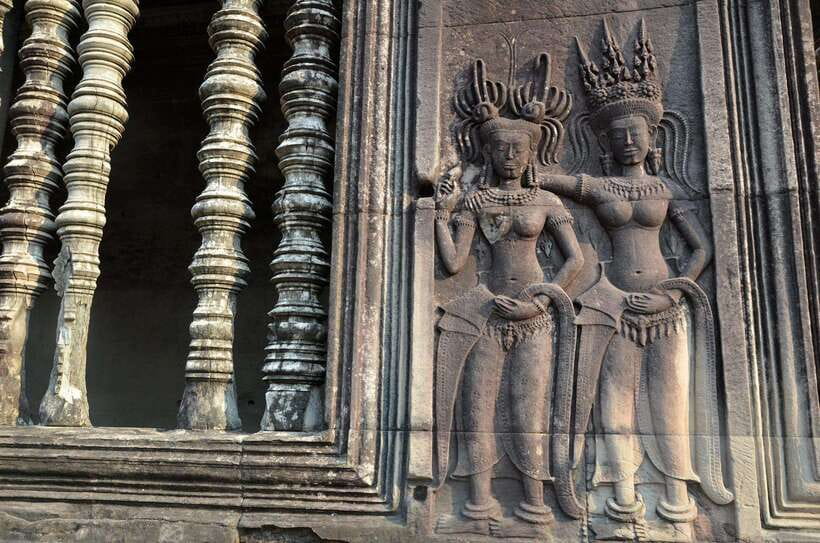 Luxury Private 2-Day Angkor Wat with English or German Guide - The one-day sunrise alternative