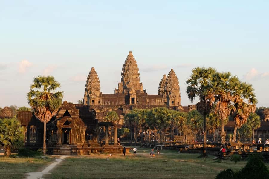 Luxury Private 2-Day Angkor Wat with English or German Guide - Day one: Angkor Wat, Ta Prohm, and Angkor Thom
