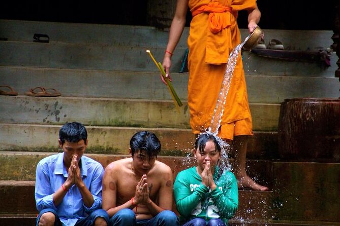 Monk Blessing Ceremony - What happens at Wat Porkrom
