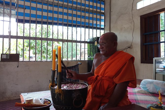 Monk Blessing Ceremony in Siem Reap - Why the guide makes a difference