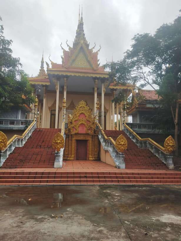 Morning Tuk tuk: City, Handicrafts, Killing field, Temples - Wat Samrong Knong and Cambodia’s difficult past