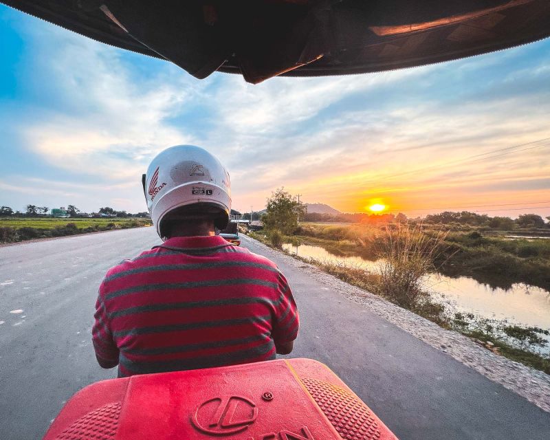 Old Siem Reap Sunset Food Tour by Tuk-Tuk - Guide quality, group size, and practical comfort