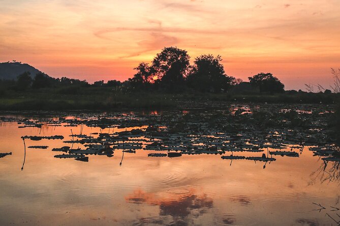 Old Siem Reap Sunset Food Tour by Tuk-tuk - Why this food tour feels different from a standard Siem Reap dinner