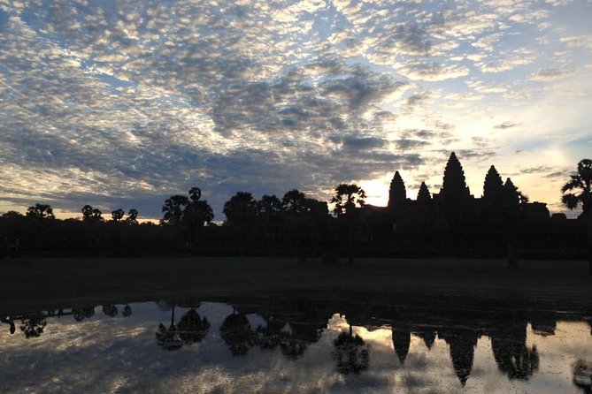 One day normal Angkor tour - Baksei Chamkrong and the shift from grand temple to smaller monument
