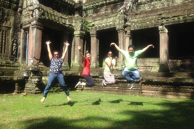 One day normal Angkor tour - Bayon and the faces at the center of Angkor Thom