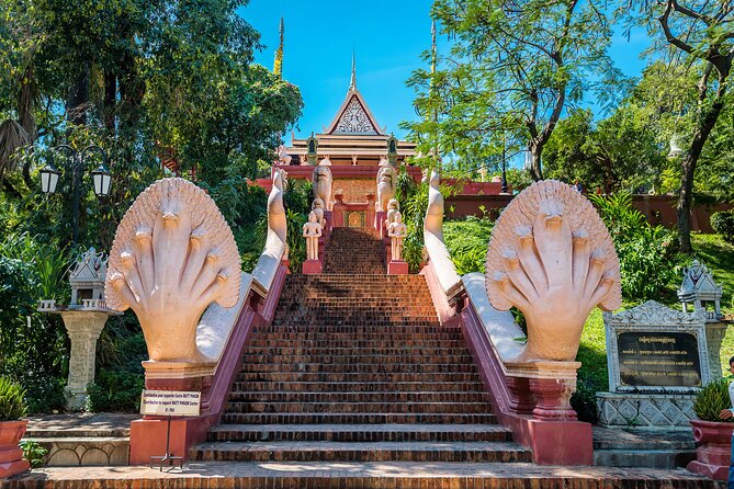 One Day Private Guide Tours History in Phnom Penh Incl. admission - Choeung Ek and Tuol Sleng
