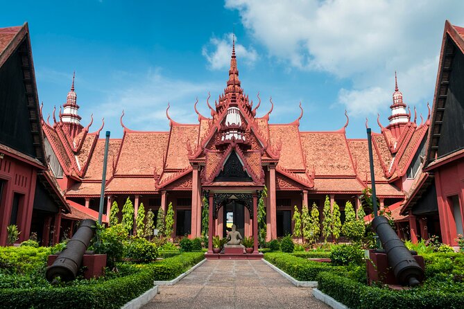 One Day Private Guide Tours History in Phnom Penh Incl. admission - Five shorter stops across central Phnom Penh