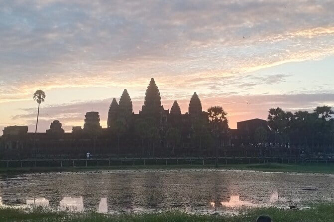 One Day Sunrise Private Tour at Angkorwat with Major Temples - Sunrise at Angkor Wat starts the day right