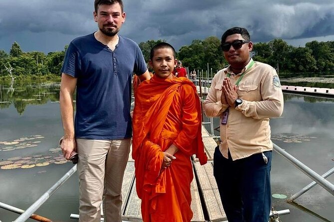 One Full Day Private tour of Angkor Wat, Ta Prohm, Angkor Thom & Banteay Srie - Angkor Thom and the road to Bayon