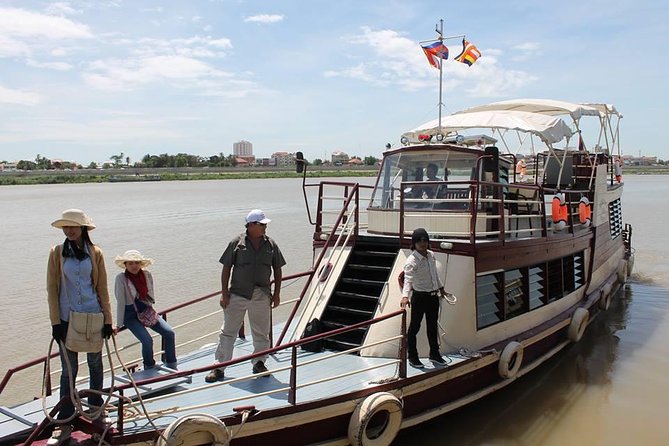 One-Way River cruise/road tour from Phnom Penh to Siem Reap or Siem Reap to PP - From hotel pickup to the morning departure