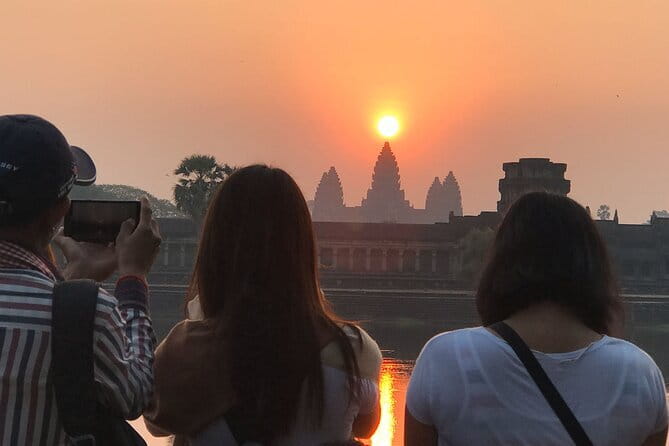 One Way Siem Reap Airport Pick Up or Airport Transfer - Who will get the most from this $39 service
