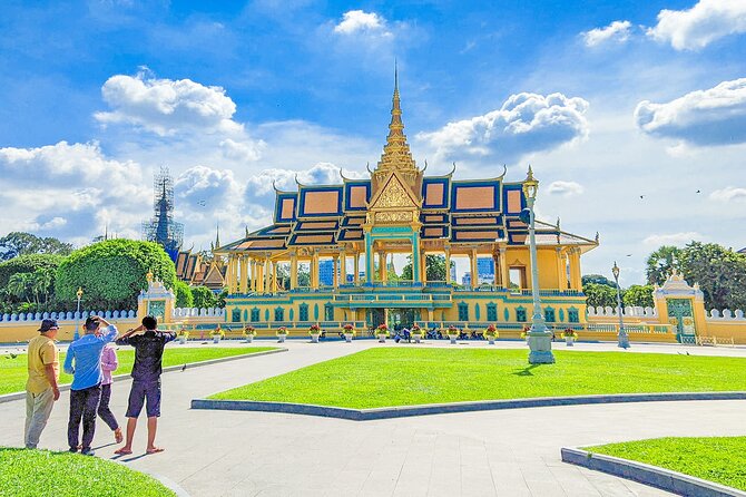 Oudong Mountain and Phnom Penh Full Day Private Tour - From royal Phnom Penh to Oudong’s hilltop stupas