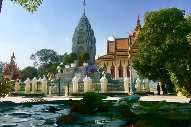 Oudong Mountain and Phnom Penh Full Day Private Tour - Climbing Oudong Mountain