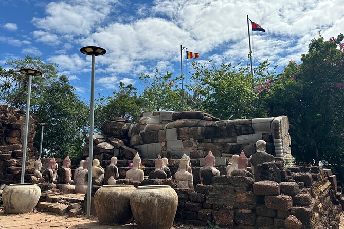 Oudong Mountain History and Pagoda Tour - Climbing Phnom Oudong for the main views